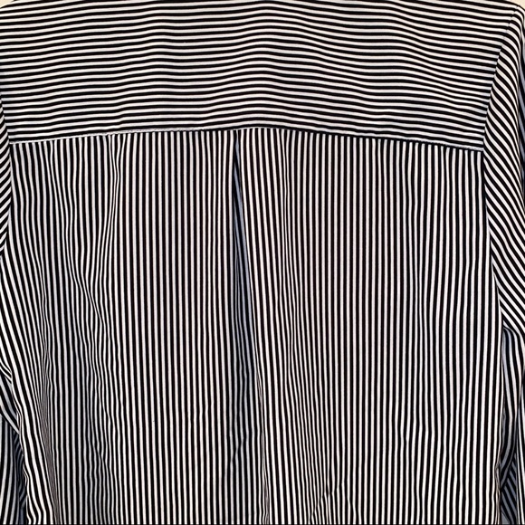 Kim Rogers Women’s black and white buttoned blouse - Picture 9 of 12